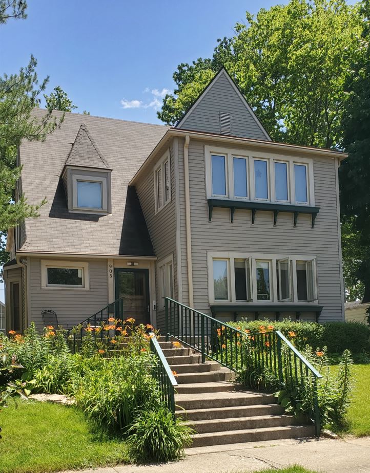 905 Pontiac Avenue